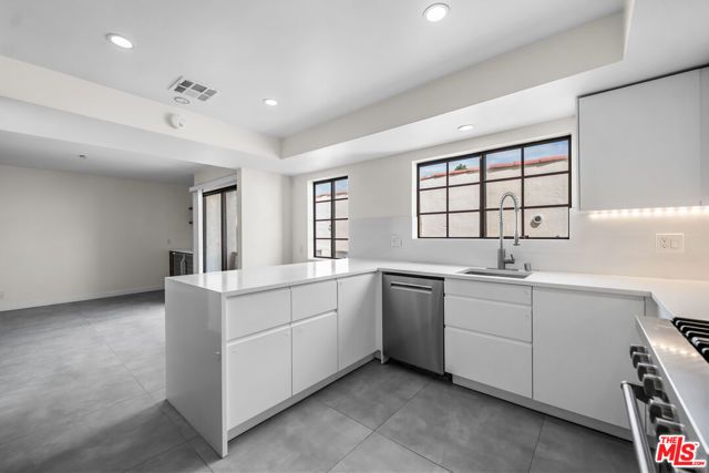 136 S Swall Drive 4, Los Angeles, CA 90048