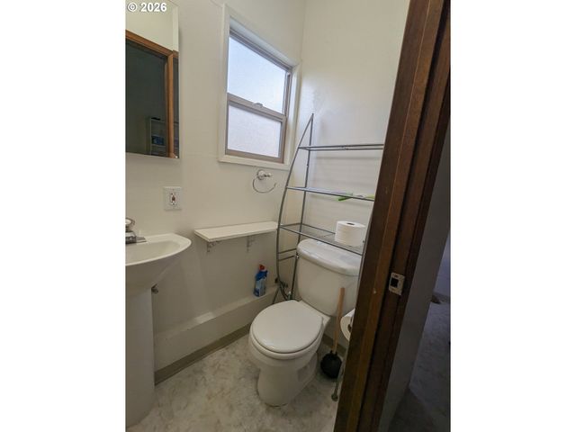 2682 HARRIS St, Eugene, OR 97405