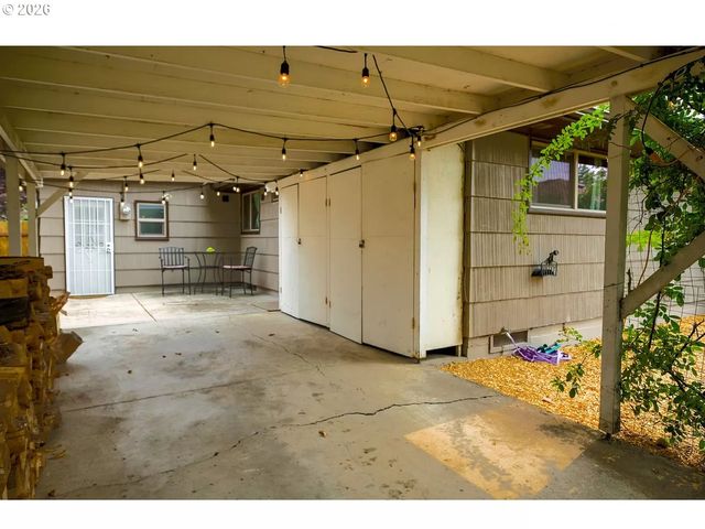 2682 HARRIS St, Eugene, OR 97405