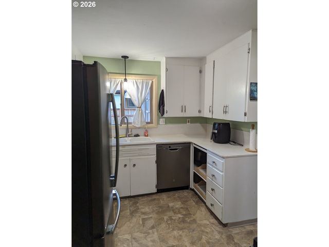 2682 HARRIS St, Eugene, OR 97405