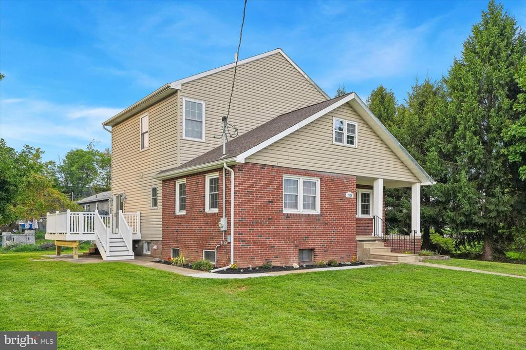 2924 JUNE AVE, BENSALEM, PA 19020 — exterior