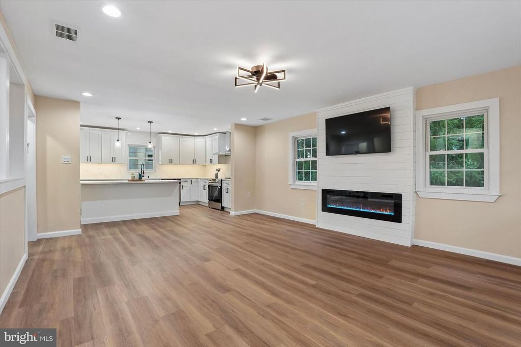 2924 JUNE AVE, BENSALEM, PA 19020 — photo 2
