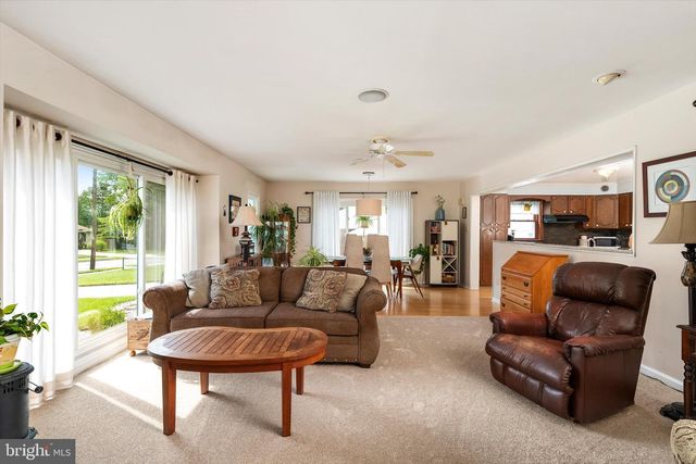 16 SAINT MARTINS RD, Cherry Hill, NJ 08002