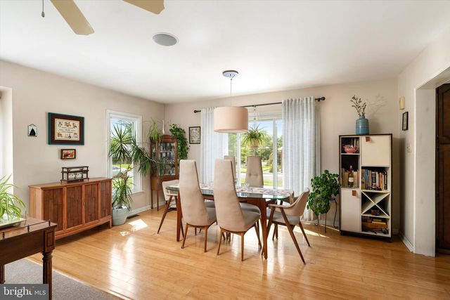 16 SAINT MARTINS RD, Cherry Hill, NJ 08002