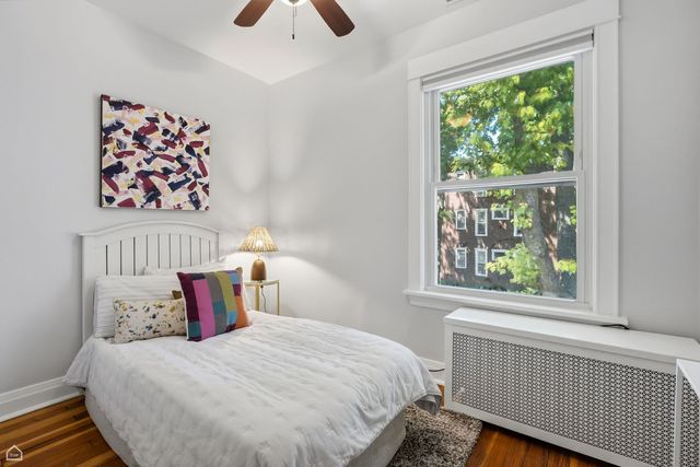 3757 N Bosworth Avenue, Chicago, IL 60613