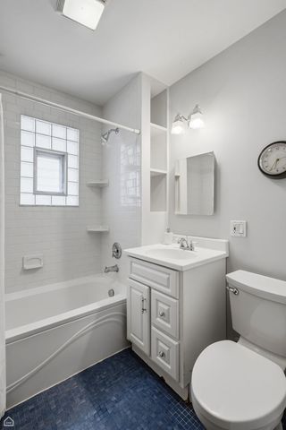 3757 N Bosworth Avenue, Chicago, IL 60613