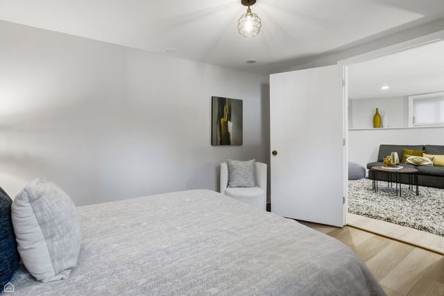 3757 N Bosworth Avenue, Chicago, IL 60613