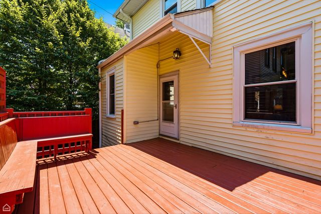 3757 N Bosworth Avenue, Chicago, IL 60613