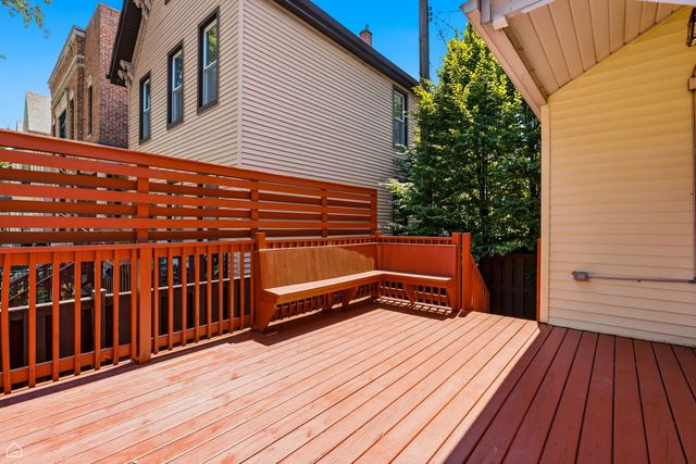 3757 N Bosworth Avenue, Chicago, IL 60613