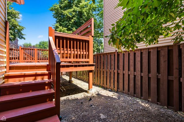 3757 N Bosworth Avenue, Chicago, IL 60613