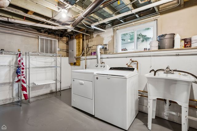 3757 N Bosworth Avenue, Chicago, IL 60613