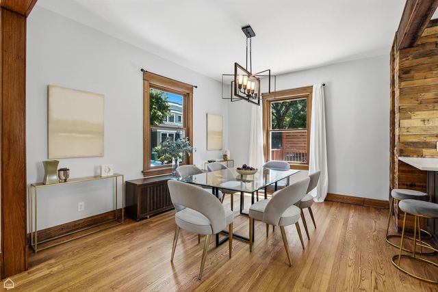 3757 N Bosworth Avenue, Chicago, IL 60613