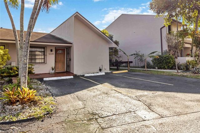 12241 SW 24th Ter 39, Miami, FL 33175