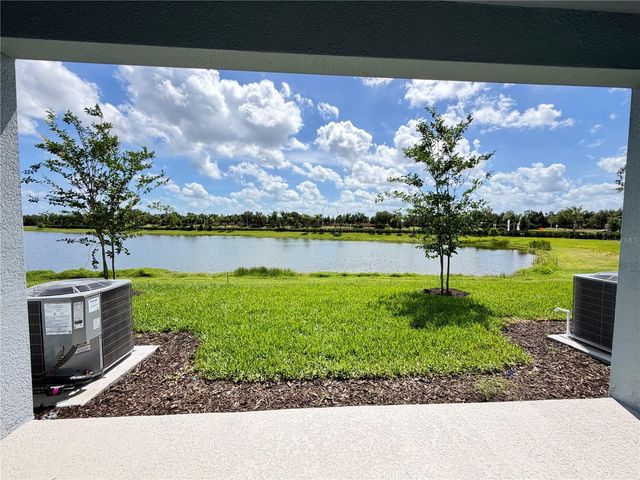 12326 AMBER CREEK CIRCLE, Lakewood Ranch, FL 34211