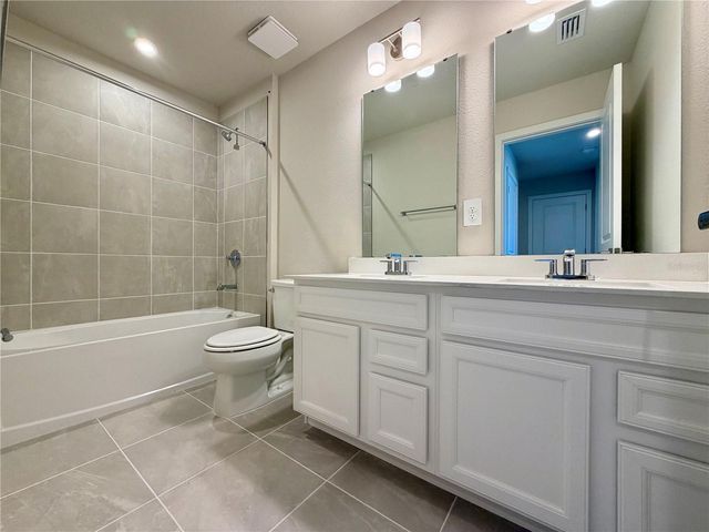 12326 AMBER CREEK CIRCLE, Lakewood Ranch, FL 34211
