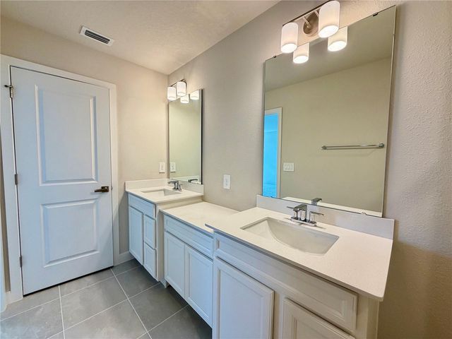 12326 AMBER CREEK CIRCLE, Lakewood Ranch, FL 34211