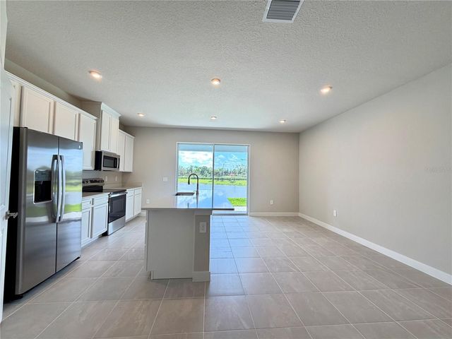 12326 AMBER CREEK CIRCLE, Lakewood Ranch, FL 34211