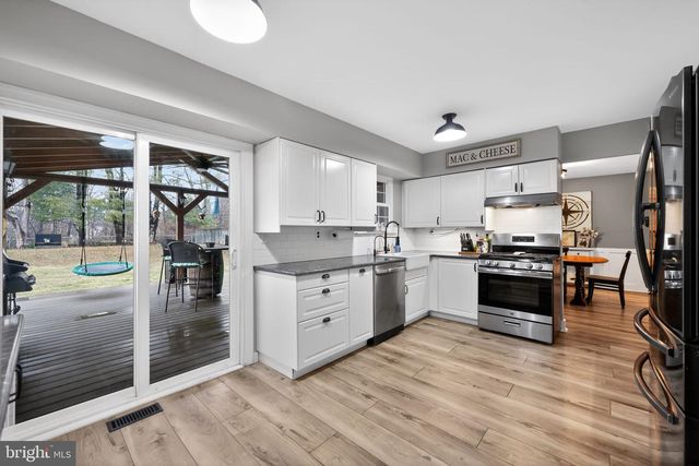 216 HAMPTON DR, Langhorne, PA 19047