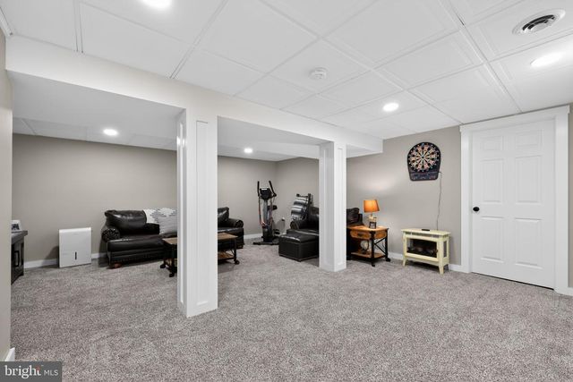 216 HAMPTON DR, Langhorne, PA 19047