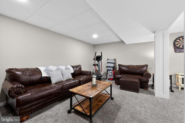 216 HAMPTON DR, Langhorne, PA 19047