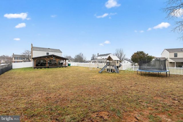 216 HAMPTON DR, Langhorne, PA 19047