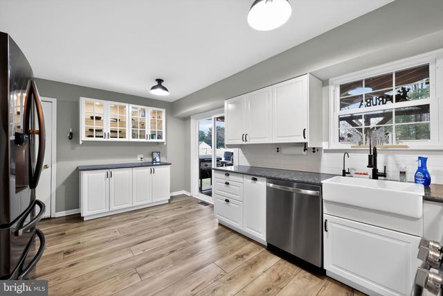 216 HAMPTON DR, Langhorne, PA 19047