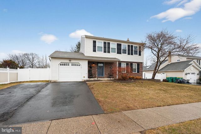 216 HAMPTON DR, Langhorne, PA 19047