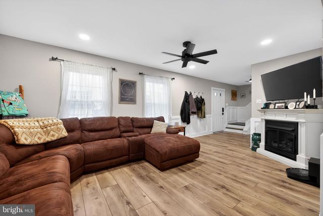 216 HAMPTON DR, Langhorne, PA 19047