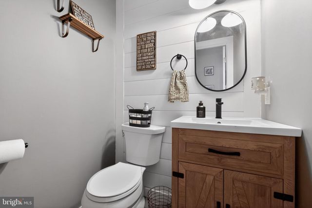 216 HAMPTON DR, Langhorne, PA 19047