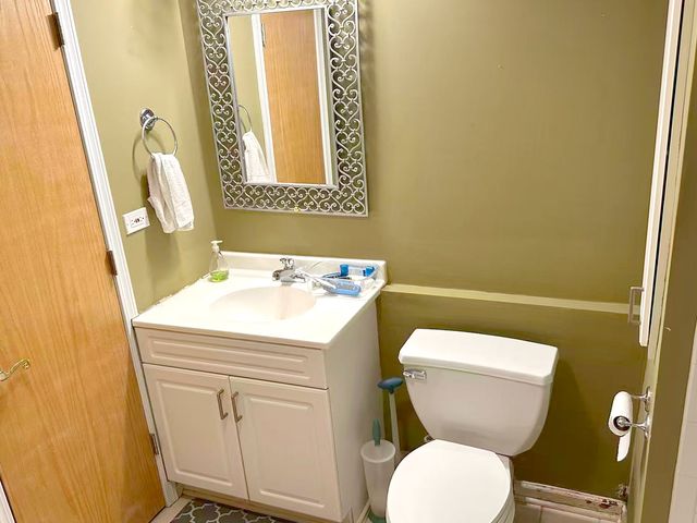 1041 Susan Collins Lane 501, Oak Park, IL 60302