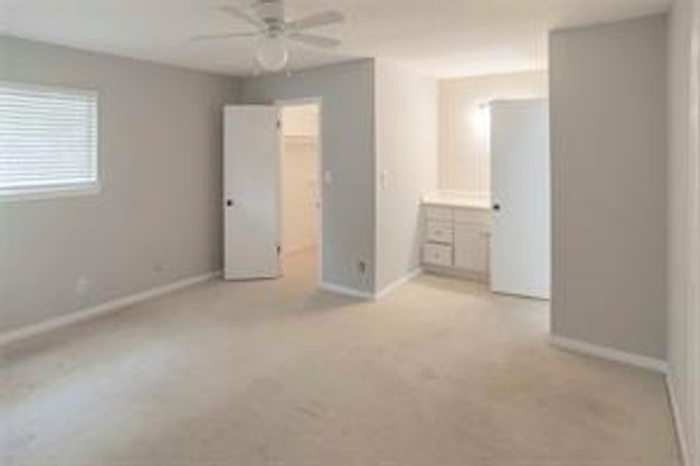1506 Aquifer CV B, Austin, TX 78746