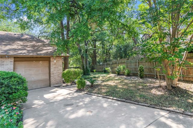 1506 Aquifer CV B, Austin, TX 78746