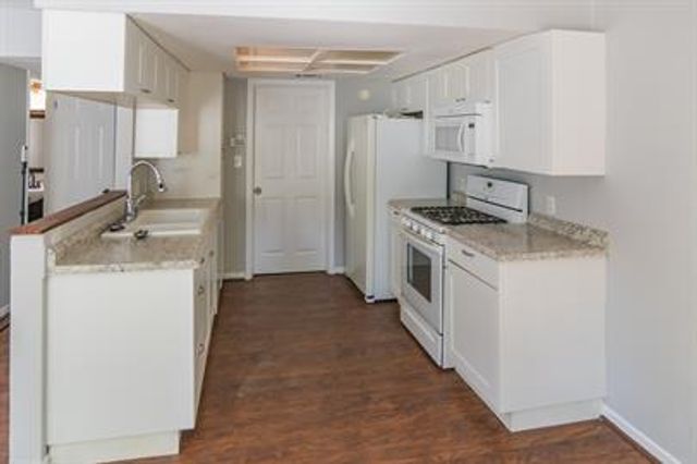 1506 Aquifer CV B, Austin, TX 78746