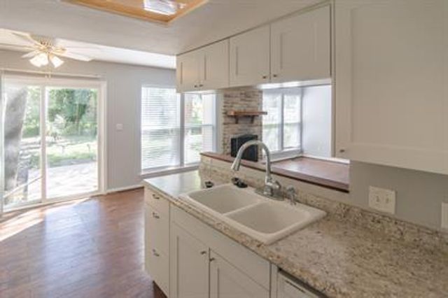 1506 Aquifer CV B, Austin, TX 78746