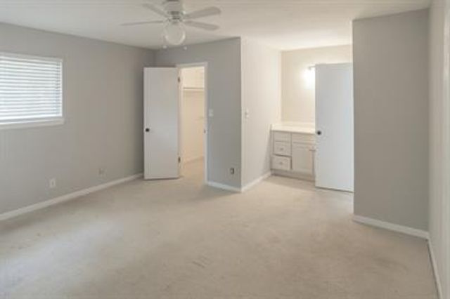 1506 Aquifer CV B, Austin, TX 78746