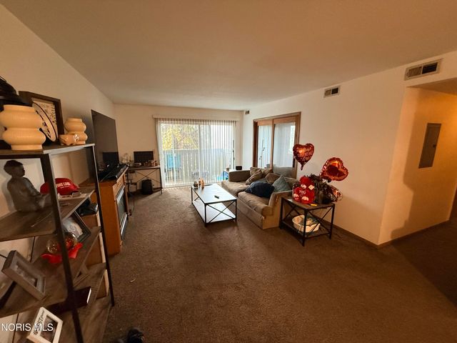 6201 Garden Road, Apt H135, Maumee, OH 43537