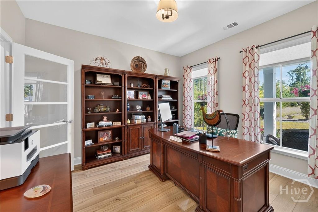 Image 10 of property listing at 575 Mandeville Drive, Richmond Hill, GA 31324