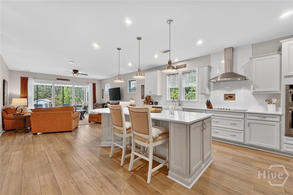 Image 12 of property listing at 575 Mandeville Drive, Richmond Hill, GA 31324