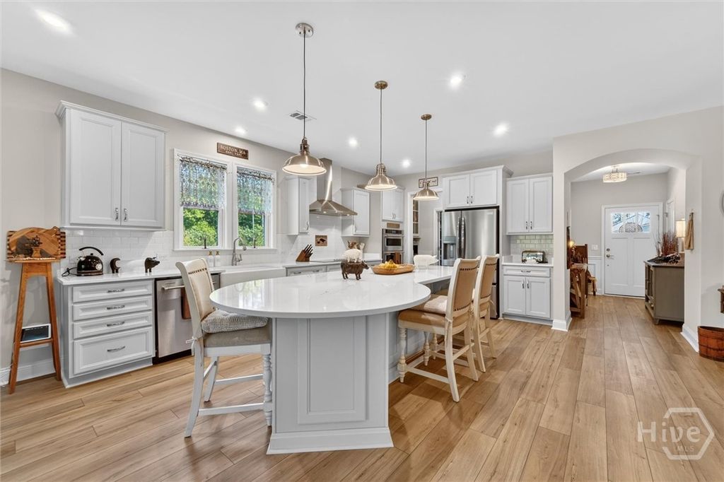 Image 13 of property listing at 575 Mandeville Drive, Richmond Hill, GA 31324