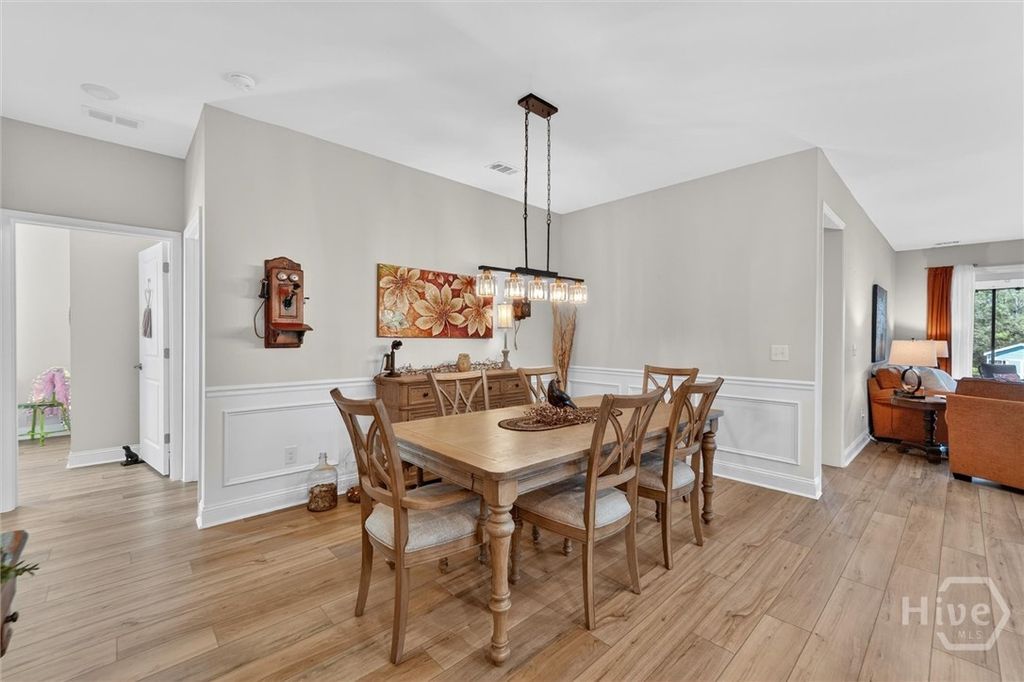 Image 23 of property listing at 575 Mandeville Drive, Richmond Hill, GA 31324