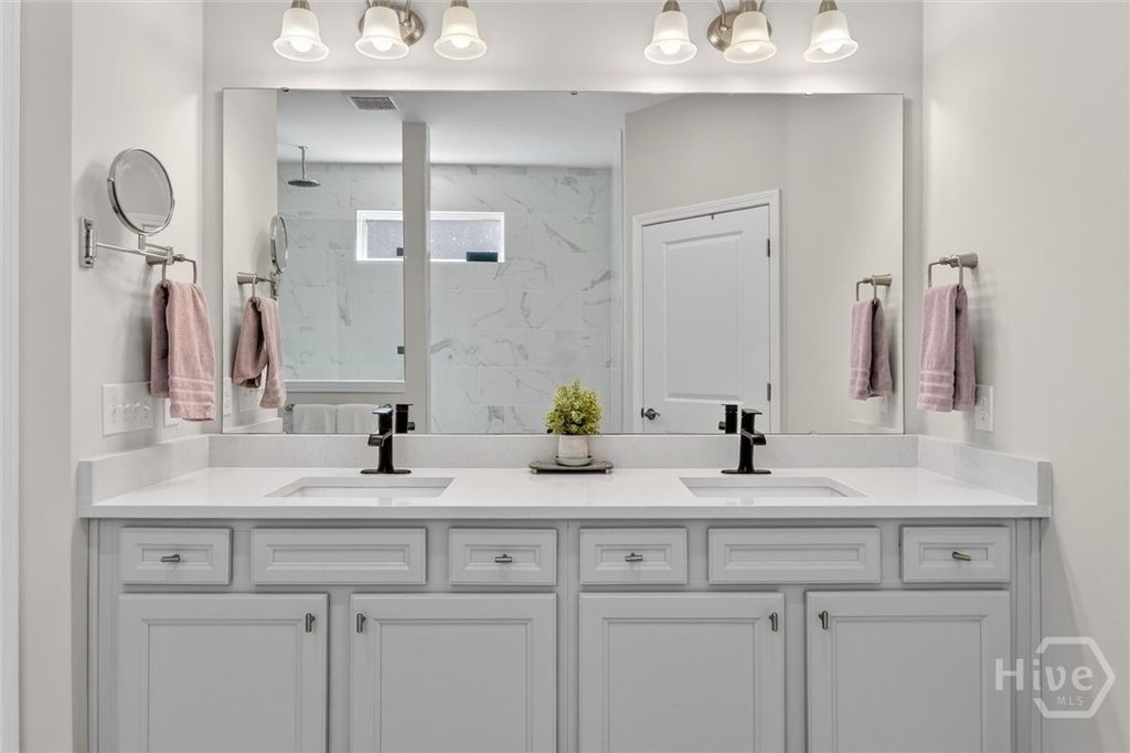 Image 32 of property listing at 575 Mandeville Drive, Richmond Hill, GA 31324