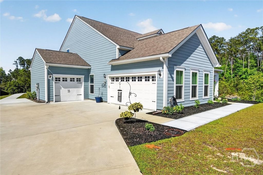 Image 4 of property listing at 575 Mandeville Drive, Richmond Hill, GA 31324