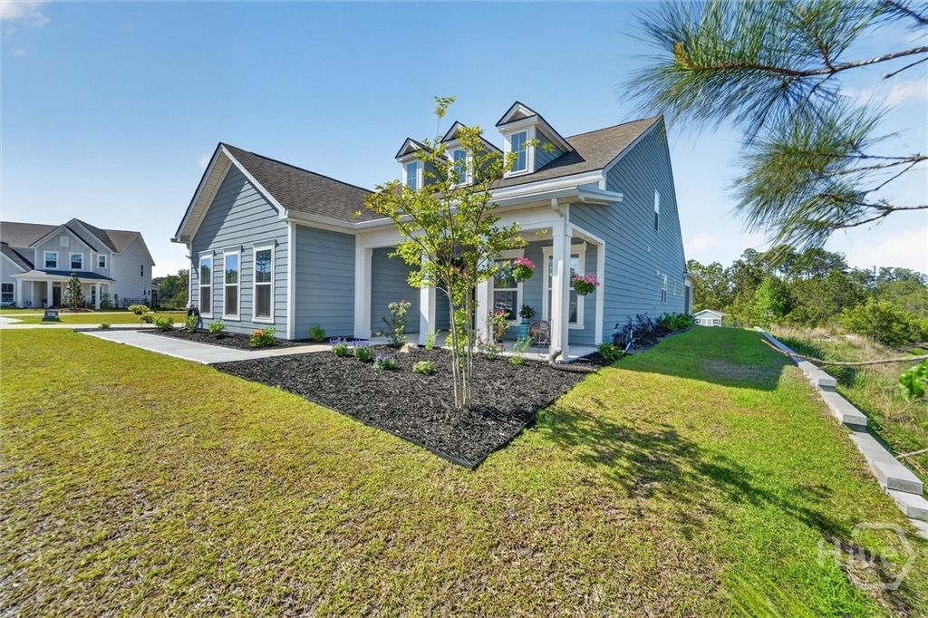 Image 5 of property listing at 575 Mandeville Drive, Richmond Hill, GA 31324