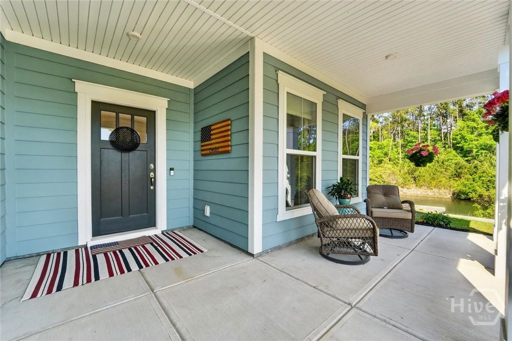 Image 6 of property listing at 575 Mandeville Drive, Richmond Hill, GA 31324