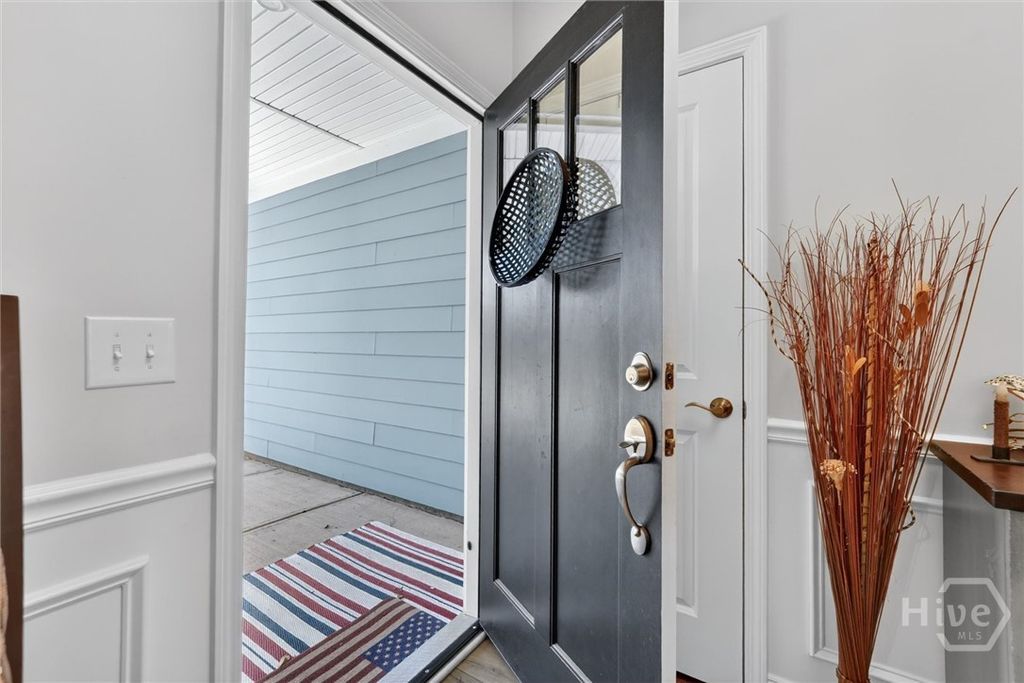 Image 7 of property listing at 575 Mandeville Drive, Richmond Hill, GA 31324