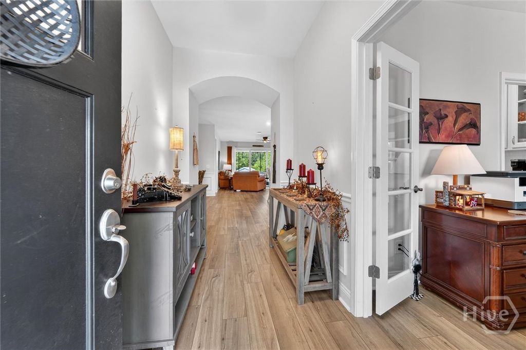 Image 8 of property listing at 575 Mandeville Drive, Richmond Hill, GA 31324