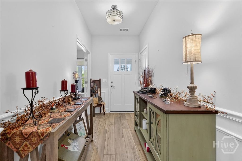 Image 9 of property listing at 575 Mandeville Drive, Richmond Hill, GA 31324