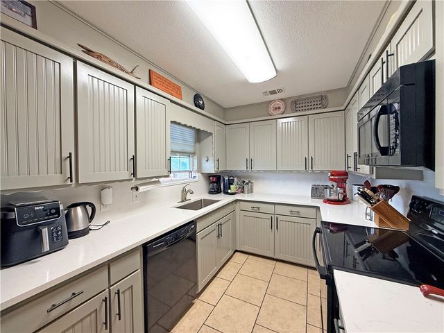 105 Copano Cove Road, Rockport, TX 78382