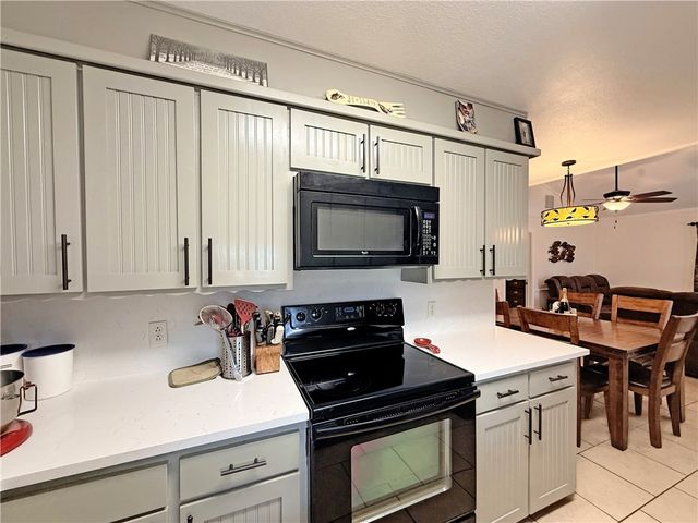 105 Copano Cove Road, Rockport, TX 78382