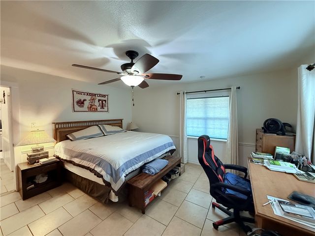 105 Copano Cove Road, Rockport, TX 78382